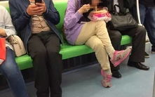娱乐吃瓜酱地铁,娱乐吃瓜酱的趣味日常